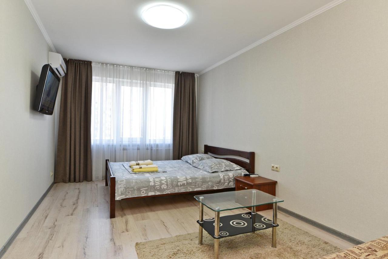 Apartament On Vasylia Lypkivskoho 24 Kiev Luaran gambar