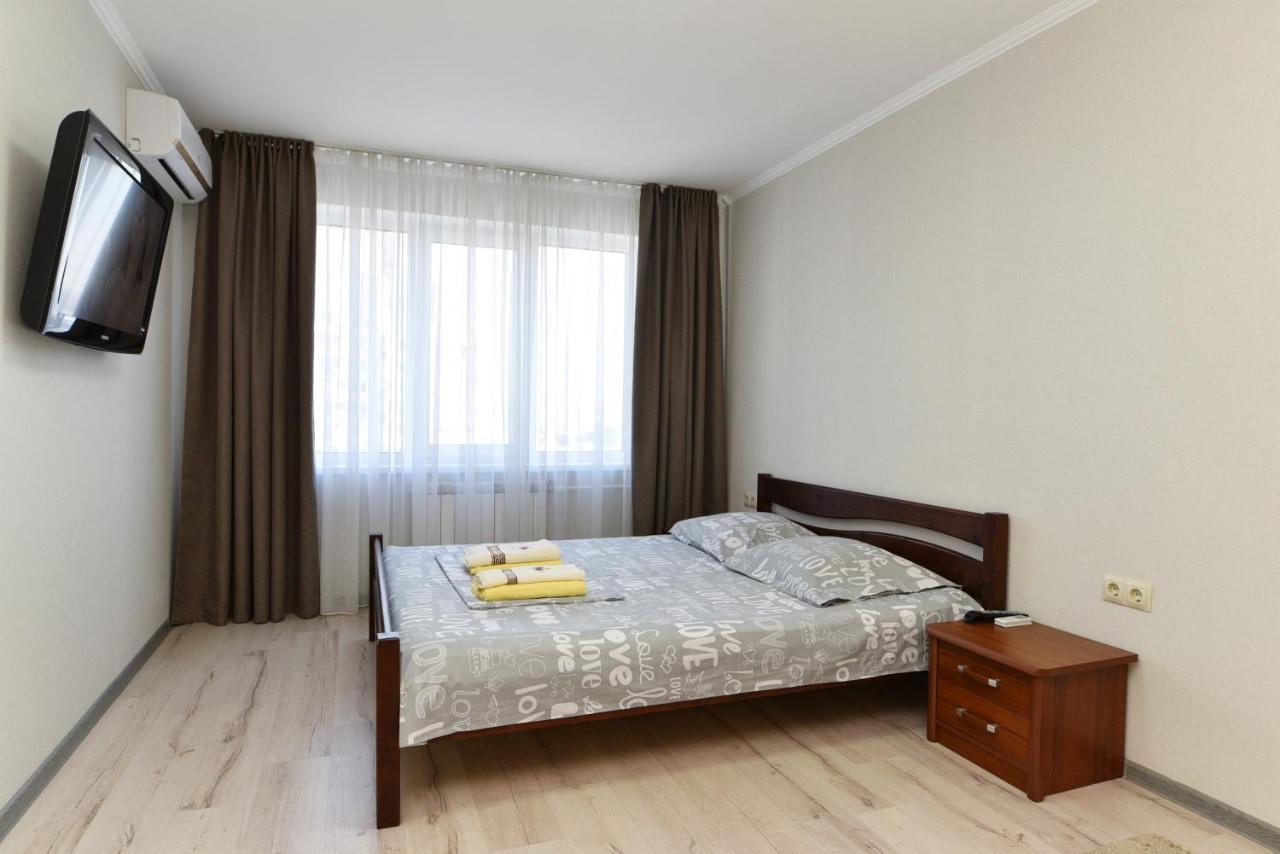 Apartament On Vasylia Lypkivskoho 24 Kiev Luaran gambar
